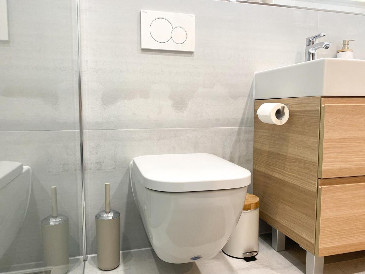 Modernes Apartment In Zentrumsnaehe Mit Eigenem Stellplatz Baden-Baden Luaran gambar
